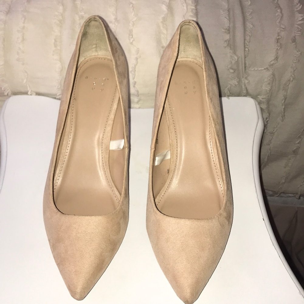 Pointed toe nude heels